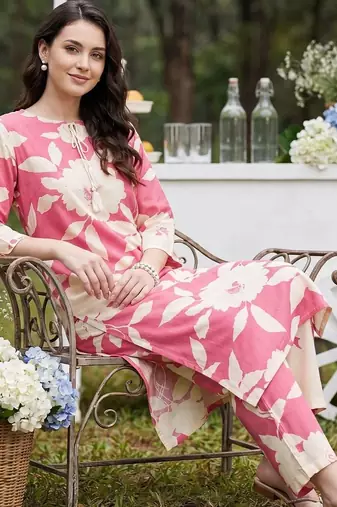 women floral printed regular kurta with trousers