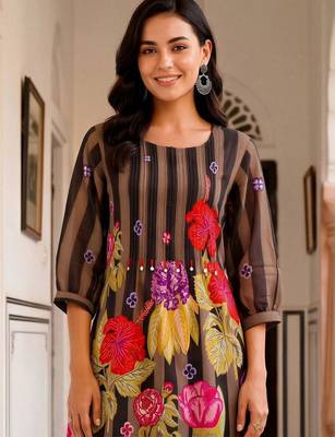 women floral printed regular cotton kurta with trousers 2