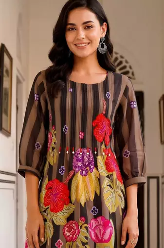 women floral printed regular cotton kurta with trousers