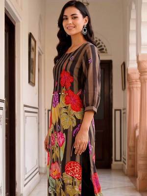 women floral printed regular cotton kurta with trousers 3