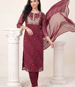 women ethnic motifs printed regular thread work kurta with trousers & with dupatta