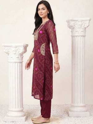 women ethnic motifs printed regular thread work kurta with trousers & with dupatta 3