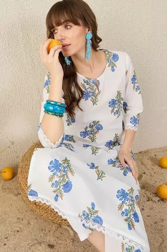 women floral printed regular cotton kurta with trousers