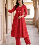 women ethnic motifs printed empire cotton kurta with trousers