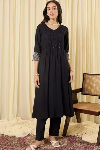 women ethnic motifs pleated thread work kurta with trousers & with dupatta