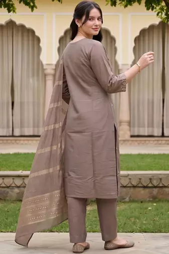 women ethnic motifs embroidered regular thread work kurta with trousers & with dupatta