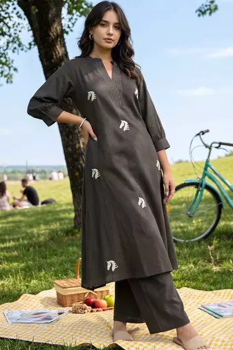 women ethnic embroidered regular thread work cotton kurta with trousers