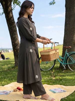women ethnic embroidered regular thread work cotton kurta with trousers 2