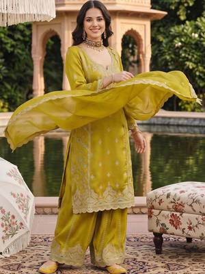women ethnic motifs embroidered regular thread work kurta with sharara & with dupatta 1