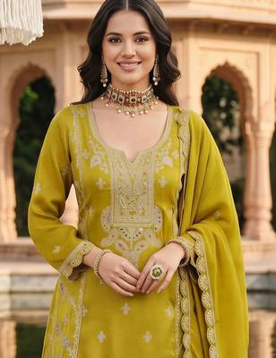 women ethnic motifs embroidered regular thread work kurta with sharara & with dupatta 2