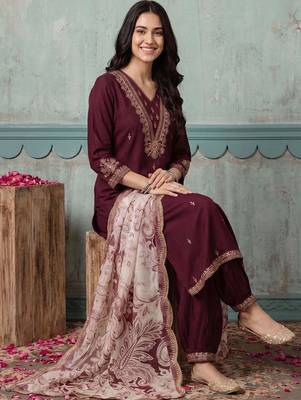 women ethnic motifs embroidered regular thread work kurta with patiala & with dupatta 5