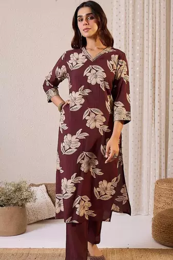 women floral printed regular thread work chanderi silk kurta with trousers & with dupatta