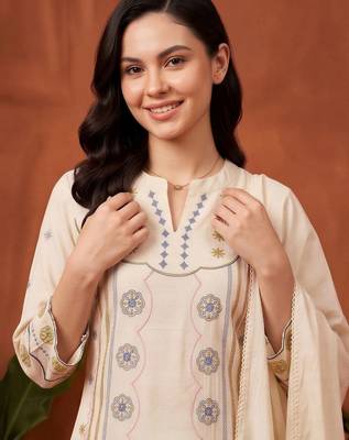 women ethnic motifs embroidered regular thread work cotton kurta with trousers & with dupatta 5