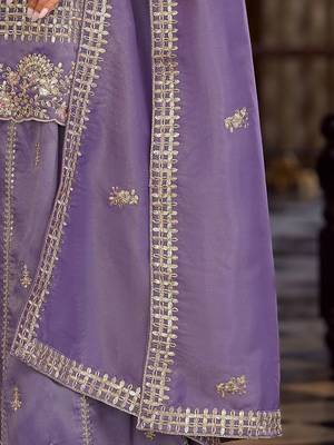 women ethnic motifs embroidered regular kurta with palazzos & with dupatta 4