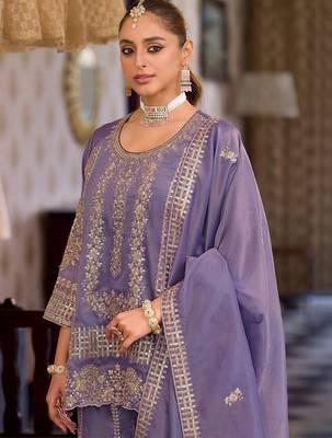 women ethnic motifs embroidered regular kurta with palazzos & with dupatta 5