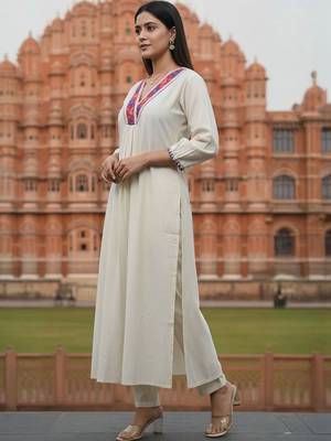 women ethnic motifs embroidered regular thread work liva kurta with trousers 3