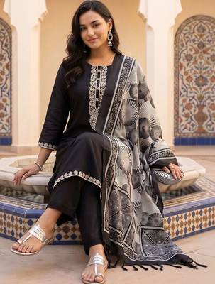women ethnic motifs embroidered regular thread work kurta with trousers & with dupatta 4