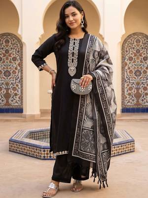 women ethnic motifs embroidered regular thread work kurta with trousers & with dupatta 5