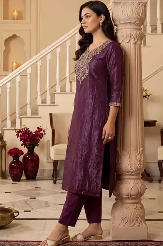 women ethnic motifs embroidered regular thread work kurta with trousers