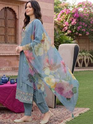 women ethnic motifs embroidered regular thread work liva kurta with trousers & with dupatta 3