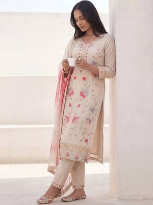 women floral embroidered regular mirror work kurta with trousers & with dupatta 6