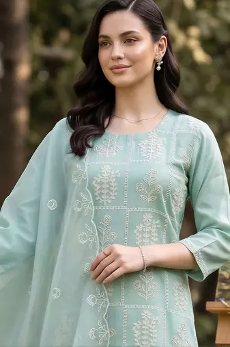 women ethnic motifs embroidered regular thread work kurta with trousers & with dupatta