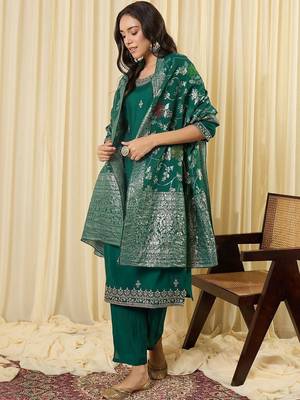 women ethnic motifs embroidered regular thread work kurta with trousers & with dupatta 3
