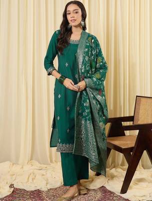 women ethnic motifs embroidered regular thread work kurta with trousers & with dupatta 5