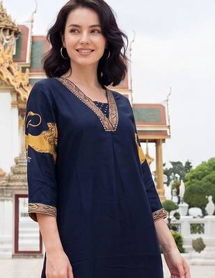 women ethnic motifs printed regular kurta with trousers 2