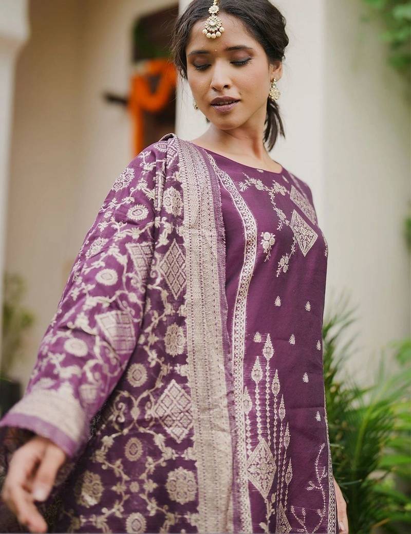 women ethnic motifs regular kurta with trousers & with dupatta