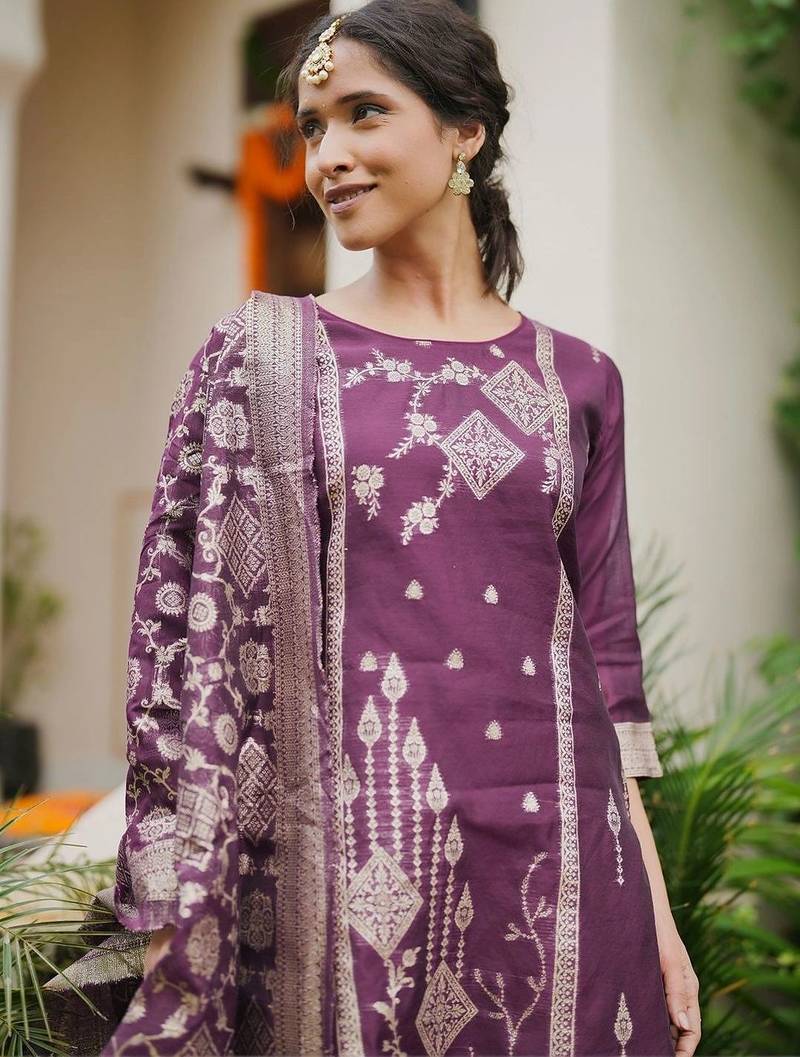 women ethnic motifs regular kurta with trousers & with dupatta