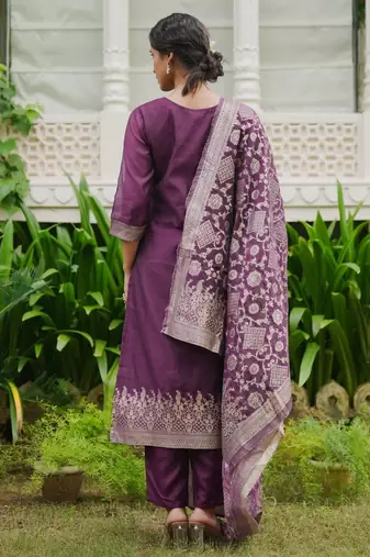 women ethnic motifs regular kurta with trousers & with dupatta