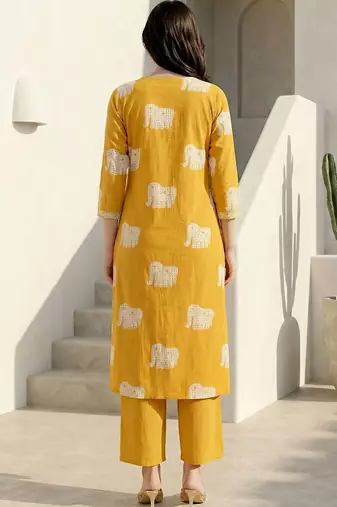 women ethnic motifs printed regular cotton kurta with trousers