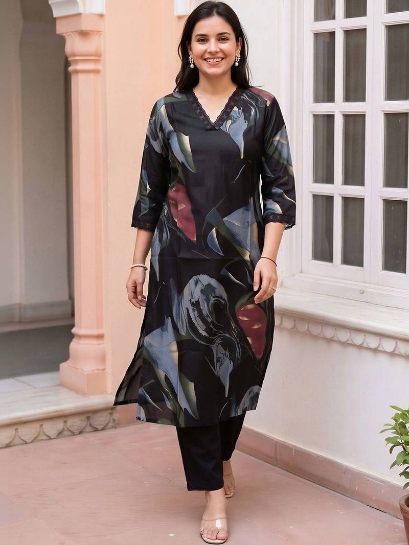 women printed regular kurta with trousers