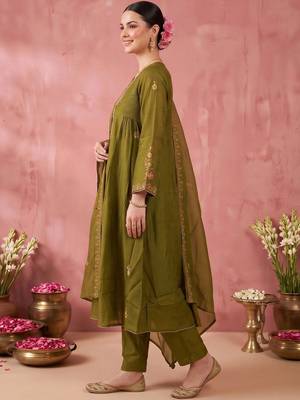 women ethnic motifs embroidered empire thread work kurta with trousers & with dupatta 3