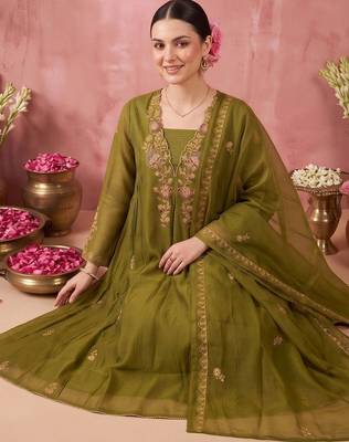women ethnic motifs embroidered empire thread work kurta with trousers & with dupatta 5