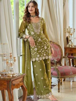 women ethnic motifs embroidered regular thread work kurta with palazzos & with dupatta 2