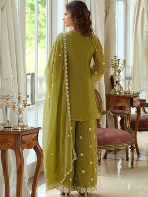 women ethnic motifs embroidered regular thread work kurta with palazzos & with dupatta 5