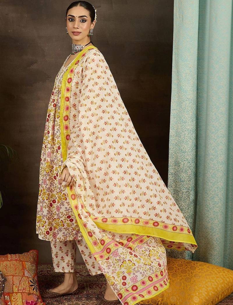 women floral printed empire cotton kurta with trousers & with dupatta
