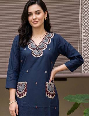 women ethnic motifs embroidered regular thread work cotton kurta with trousers 2