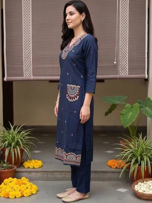women ethnic motifs embroidered regular thread work cotton kurta with trousers 3