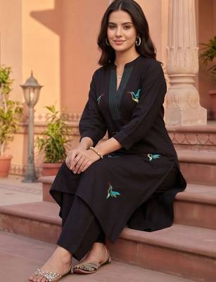 women ethnic motifs embroidered regular thread work cotton kurta with palazzos 5
