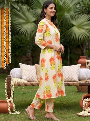 women printed regular cotton kurta with trousers 3