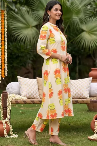 women printed regular cotton kurta with trousers