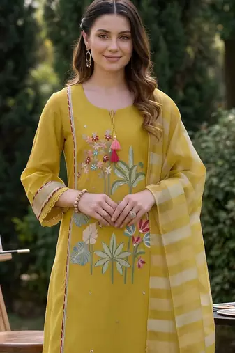 women floral embroidered regular thread work kurta with palazzos & with dupatta