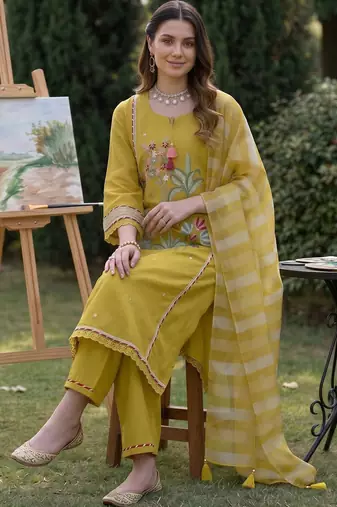women floral embroidered regular thread work kurta with palazzos & with dupatta