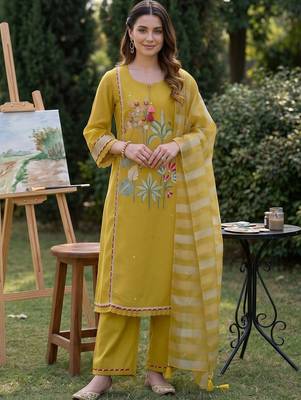 women floral embroidered regular thread work kurta with palazzos & with dupatta 6