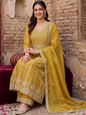women ethnic motifs embroidered empire thread work kurta with trousers & with dupatta 5