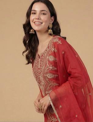 women ethnic motifs embroidered regular thread work liva kurta with trousers & with dupatta 2