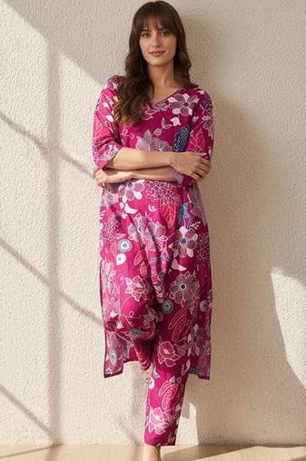 women floral printed regular cotton kurta with trousers